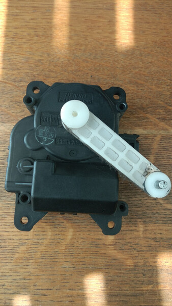 Привід заслінки обігрівача 063700-8680   Lexus RX, Toyota Avensis, Toyota Corolla, Toyota Sienna