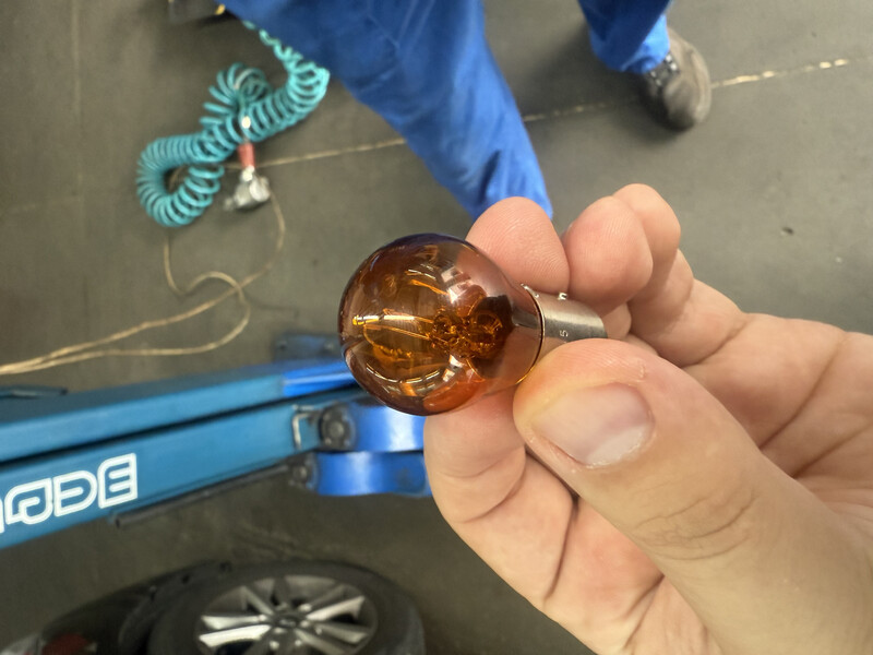 Передні поворотники Hyundai Sonata 7  2015 2.4 Бензин 