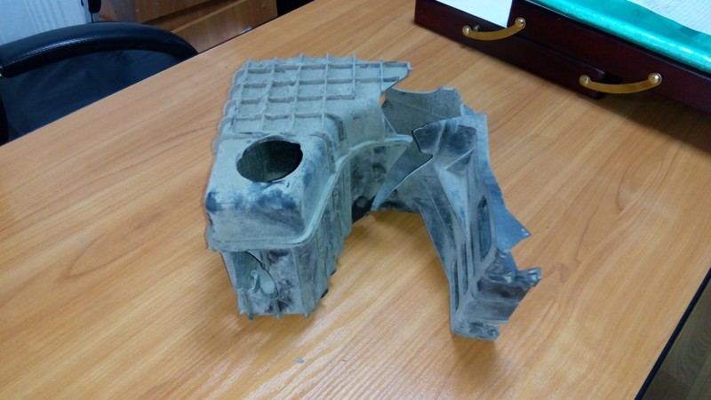 Бачок впускного резонатора Mazda 6  2007 2.0 Бензин Мариуполь