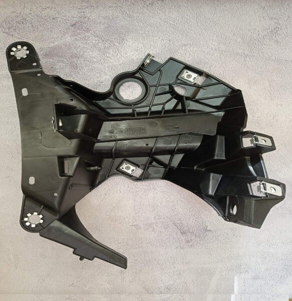Кронштейн крила переднього левого BMW X6  2015 3.0 Бензин 