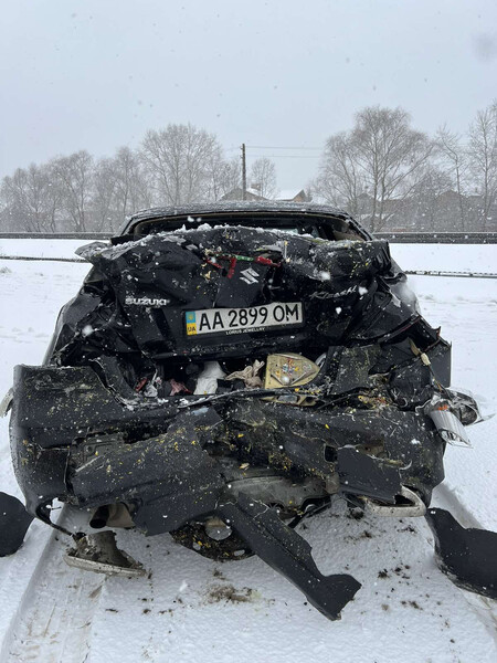 Бампер задний Suzuki Kizashi  2011 2.4 Бензин Киев