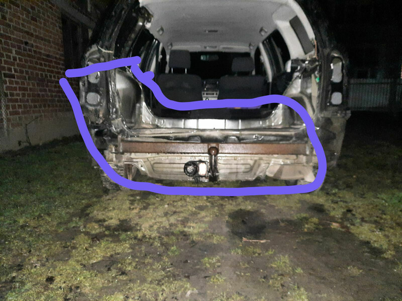 Задняя панель с левым окуляром Toyota Corolla E120  2005 универсал 1.6 Бензин Киев