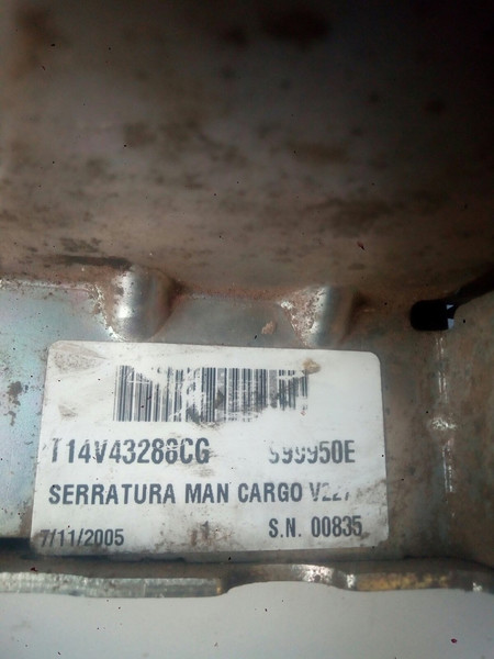 Замок двери задней правой Ford Transit Connect  2005 2.0 Бензин Киев