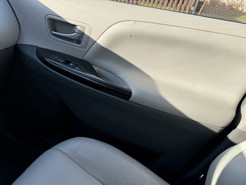 Карта двери Toyota Sienna  2015 универсал  Бензин 