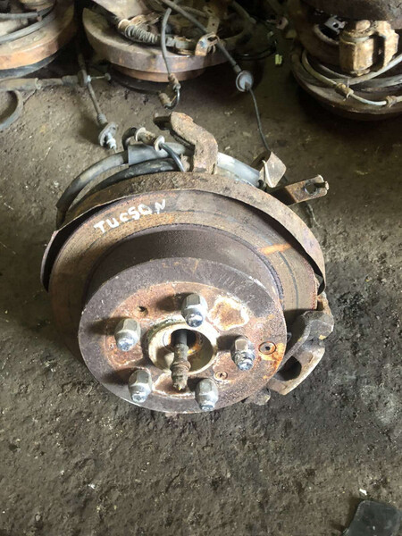 Задняя ступица левая Hyundai Tucson  2008 2.0 Бензин Николаев