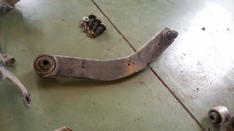 Сайлентблок заднего продольного рычага 0423003   Opel Vectra