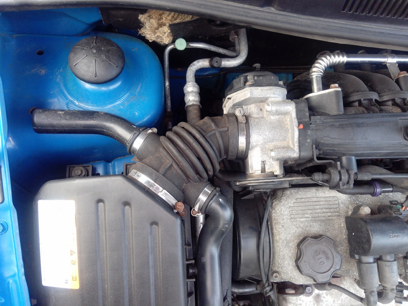 Патрубок повітроводу Chevrolet Aveo  2005 хетчбек 1.2 Бензин 