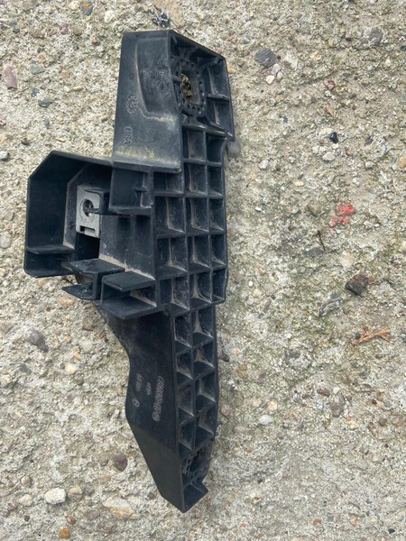 Кронштейн решетки радиатора левый BMW X3  2021 универсал 2.0 Бензин Киев