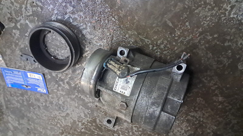 Шкив компрессора кондиционера Renault Master  2005 2.5 Дизель Вишневое