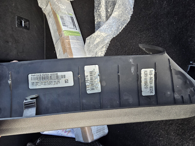 Обшивка багажника правая часть Lincoln MKX  2017 3.7 Бензин 