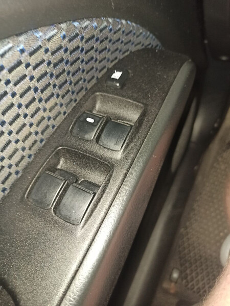 Кнопки стеклоподъемника Mitsubishi Outlander  2007 
