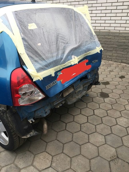Кришка багажника зі склом Renault Clio  2006 хетчбек 1.4 Бензин 