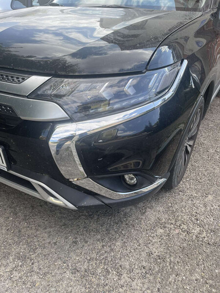 Накладка бампера Mitsubishi Outlander XL  2019 2.4 Бензин Киев