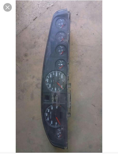 Приладова панель Audi 100 C3  1987 2.3 Бензин 