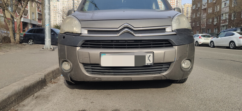 Бампер передній в зборі b9 Citroen Berlingo  2013 1.6 Дизель Киев