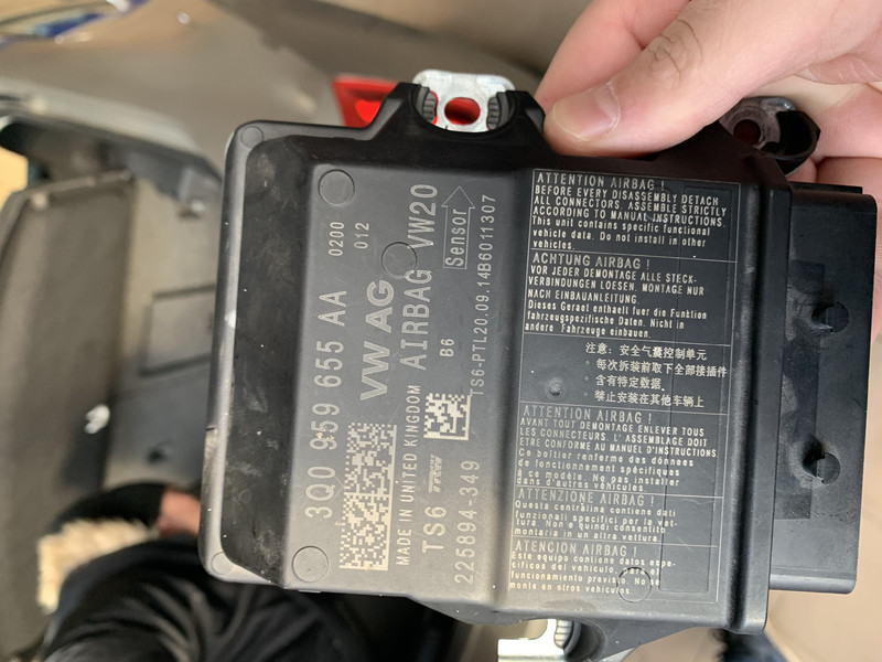 Модуль airbag Skoda Octavia A7 2013 г.  2.0 л дизель Ровно