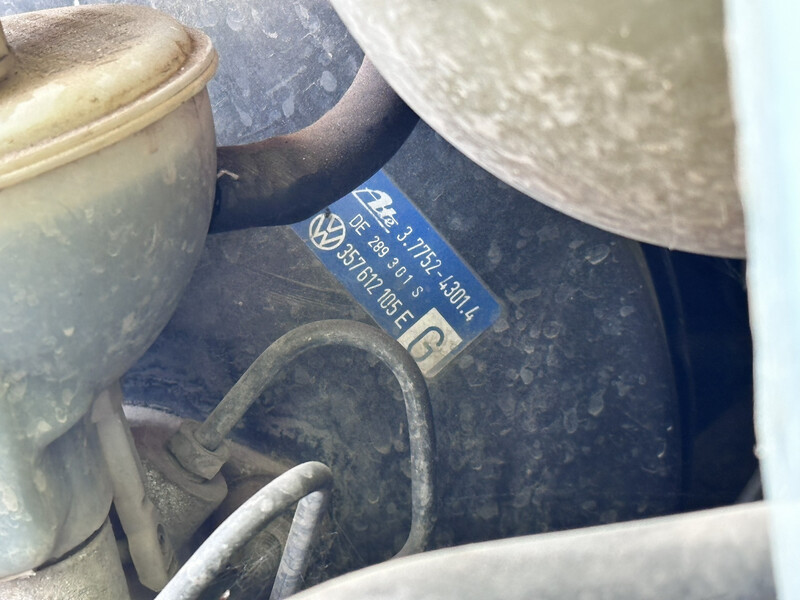 Вакуумный усилитель тормозов 357612105E   Volkswagen Passat