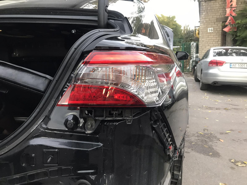 Ліхтар задній 8156006840   Toyota Camry