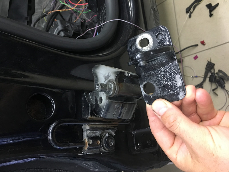 Петля двери Audi A8 D3 2007 г.  3.0 л дизель Одесса