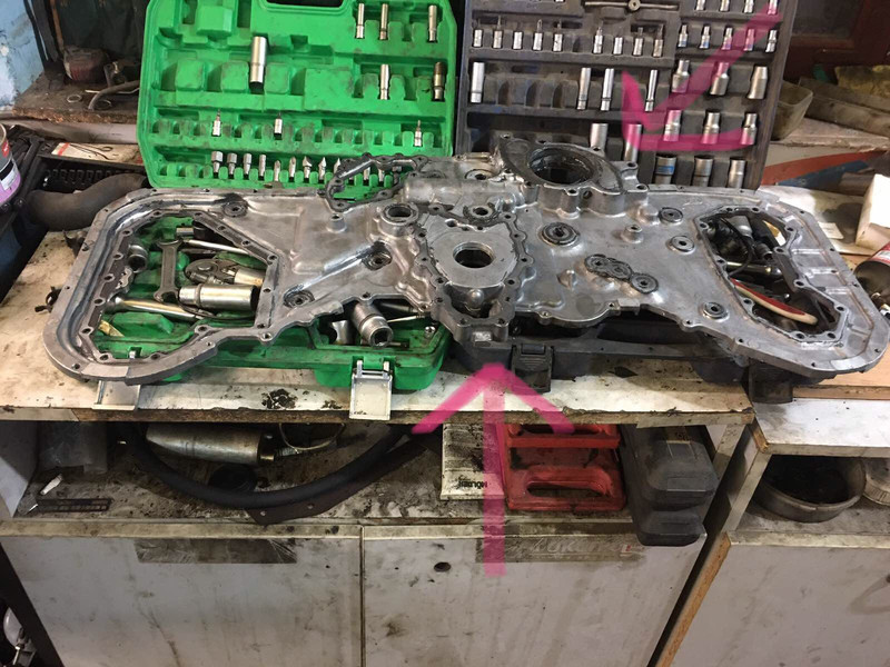 Передня кришка двигуна Subaru Tribeca  2009 3.0 Бензин 