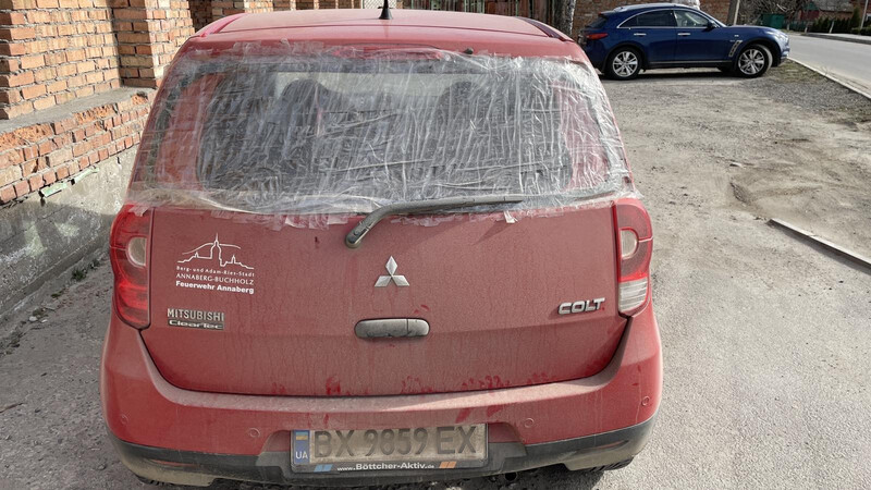 Стекло ляды Mitsubishi Colt  2009 хэтчбек 1.3 Бензин Хмельницкий