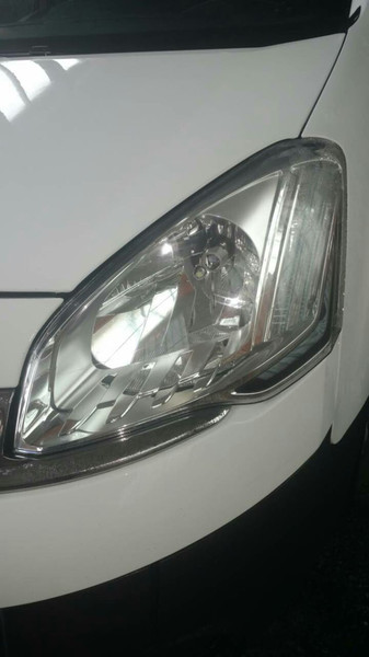 Основная фара правая - вставка Citroen Berlingo  2012 1.6 Дизель Сумы