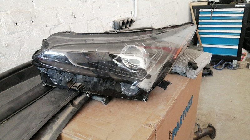 Передня фара Lexus NX 2018 р.  3.0 л бензин Одеса