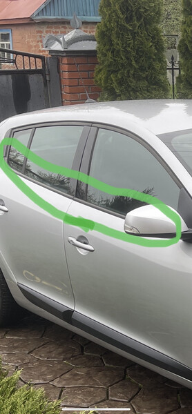 Накладка стекла переднего правого по кругу кроме водителя Renault Megane 3 2009 0.1 Дизель 