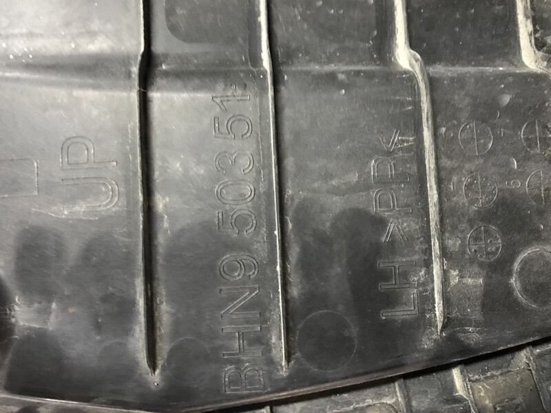 Подкрылок задний правый BHN9 56315   Mazda 3