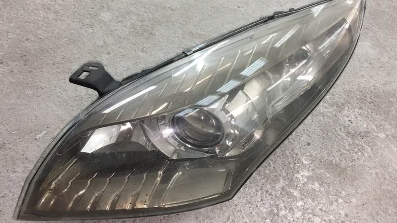 Фара передняя 260100021R   Renault Megane