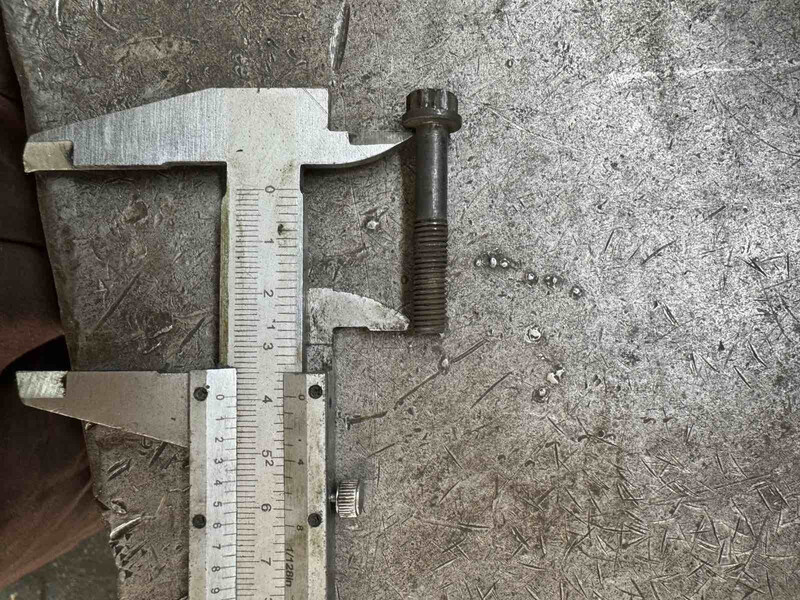 Болт маховика Volkswagen Golf  2003 универсал 1.6 Бензин Винница