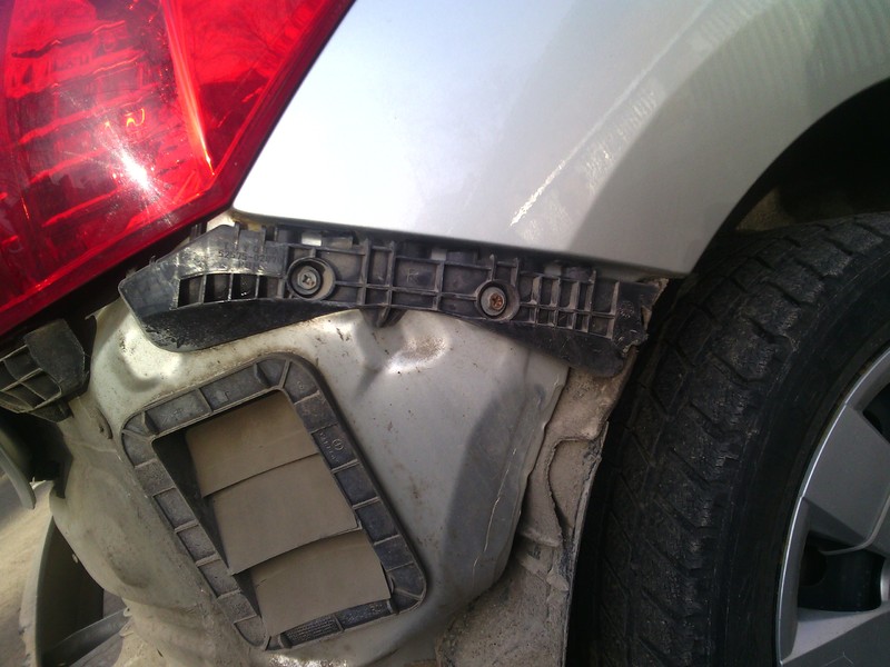 Крепления заднего бампера (прав, лев) Toyota Auris е15 2008  Бензин 