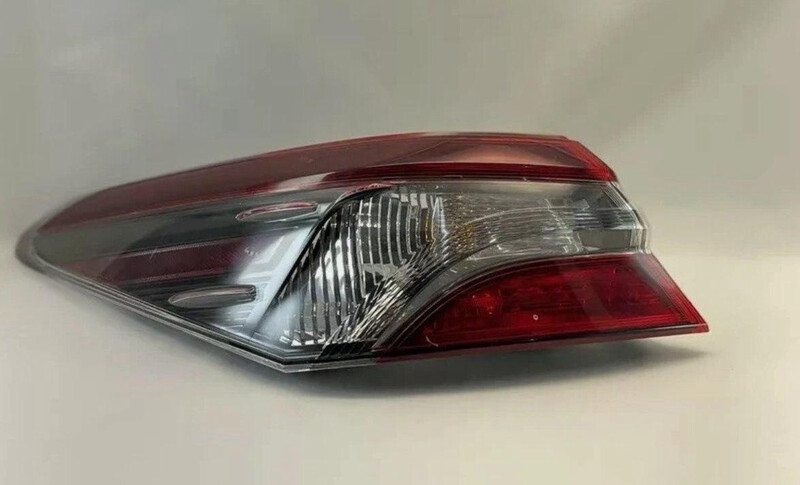 Задний стоп сигнал Toyota Camry  2022 2.5 Бензин Киев