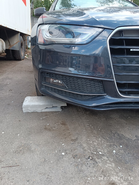Заглушка переднего бампера Audi A4 B8  2014 2.0 Бензин Киев