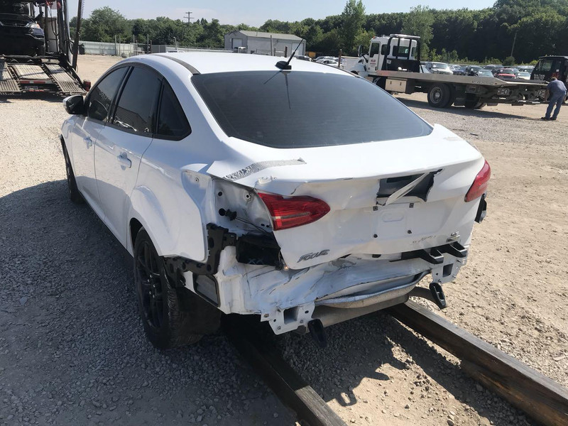 Бампер задний Ford Focus 3 2016 г.  1.0 л бензин Ровно