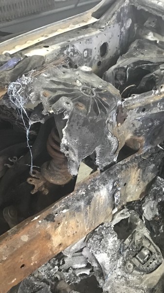 Передние стаканы BMW 7 Series  2010 3.0 Бензин Черновцы