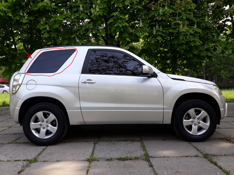 Стекло заднее правое глухое с молдингом Suzuki Grand Vitara  2008 универсал 2.4 Бензин Одесса