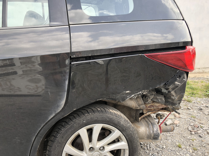 Заднє ліве крило Mazda 5  2012 1.6 Дизель 
