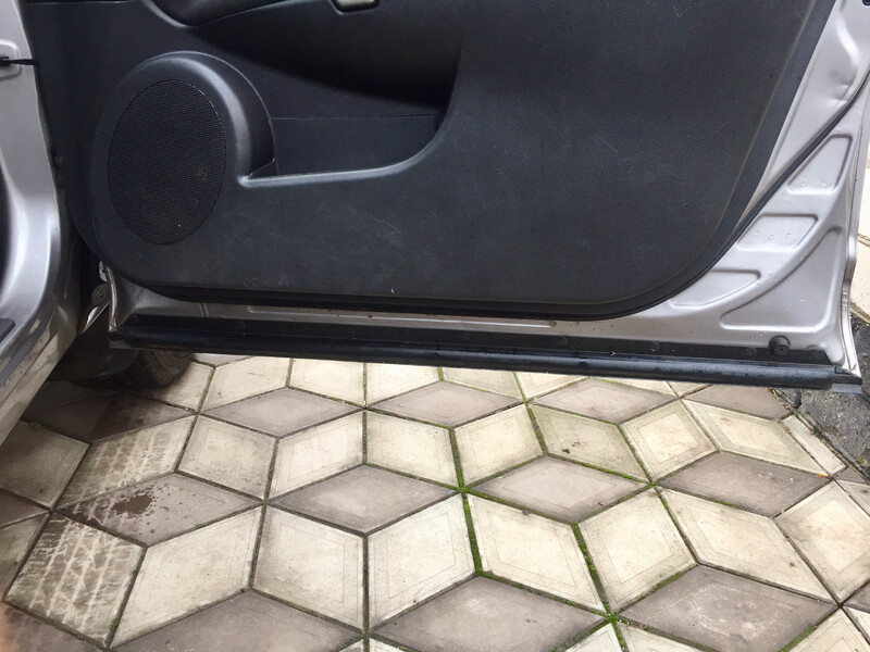 Уплотнитель передней двери Nissan Rogue  2013 2.5 Бензин 