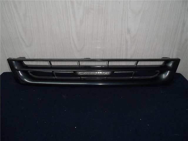 Решетка радиатора Toyota Carina E  1992 2.0 Дизель Мариуполь