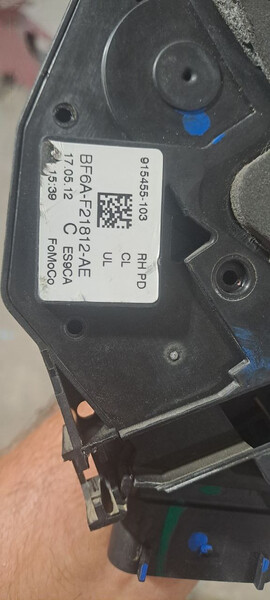 Замок двері Ford Escape  2013 