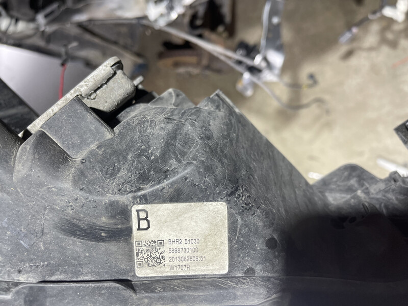 Фара передняя 5898730100   Mazda 3