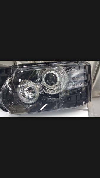 Стекло фары левая сторона ( можно фару с дефектами ) Land Rover Range Rover Evoque  2010 4.0 Бензин Киев