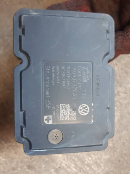 Блок ABS 1KO 907 379 CE   Skoda Octavia A5, Volkswagen Golf