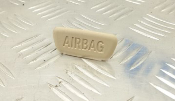Защитный колпачок airbag BMW 5 Series  2015 2.0 Бензин Житомир