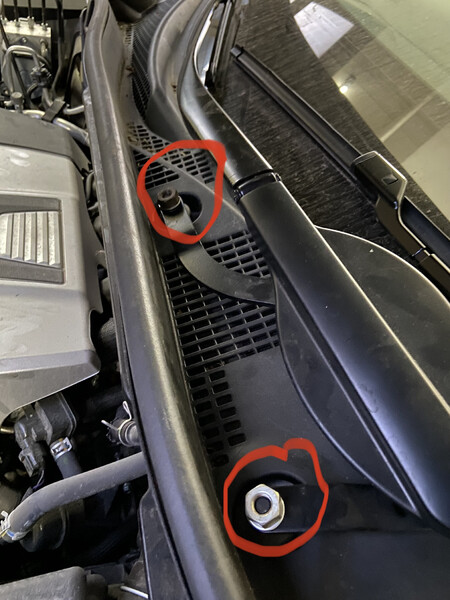 Гайка на поводки дворников Lexus RX универсал 2018 г.  3.5 л бензин Киев