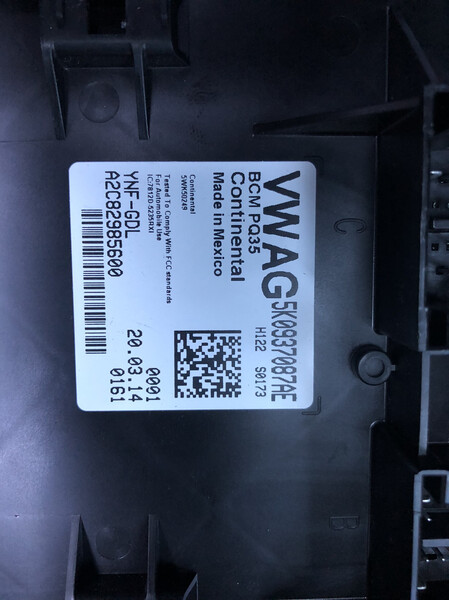 Блок BCM 5K0937087AE   Volkswagen Passat