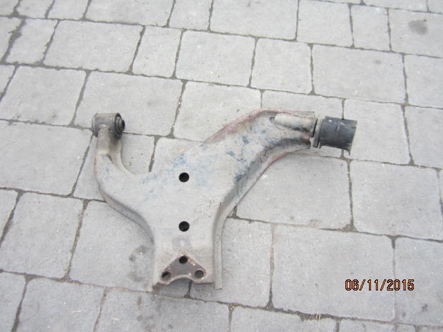 Важіль лівий передній Nissan Pathfinder  1996 2.5 Дизель 