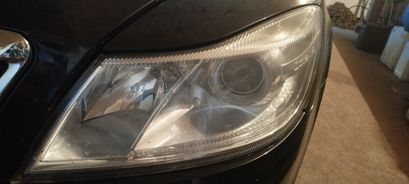 Фара в зборі передня права Skoda Octavia A5  2010 1.9 Дизель Корсунь-Шевченковский