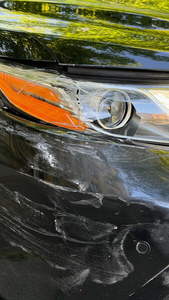 Правую переднюю фару Toyota Camry 70  2018 2.5 Гибрид 